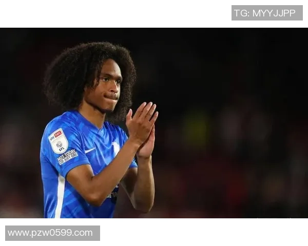 本菲卡逆袭曼联以2-1爆冷晋级世界杯赛场引发全场狂欢