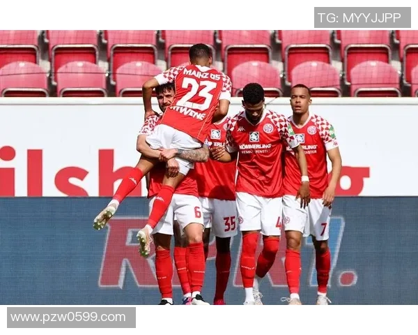 友谊赛精彩对决莱比锡与多特蒙德战成平局战术解析引发热议 友谊赛精彩对决莱比锡与多特蒙德战成平局战术解析引发热议