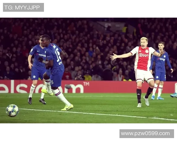 欧冠激战：拜仁与利物浦战成平局绝杀瞬间震撼全场赛后深度解析