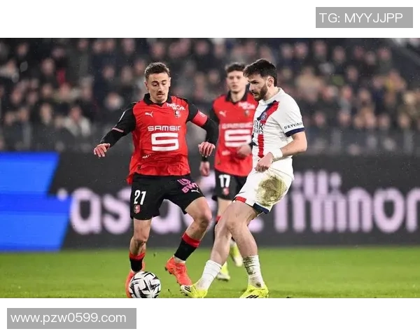 德甲激战:巴黎圣日耳曼险胜曼联红牌争议引发全场热议 德甲激战:巴黎圣日耳曼险胜曼联红牌争议引发全场热议