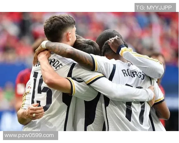 西甲焦点战：多特蒙德与拜仁战平帽子戏法引发全场热烈反响